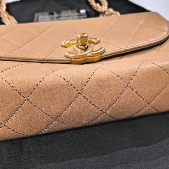 CHANEL CC 2019 Beige Flap Crossbody Shoulder Bag✨ - Picture 6 of 12